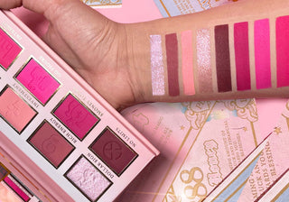 smoney palette used for hot pink eyeshadow look