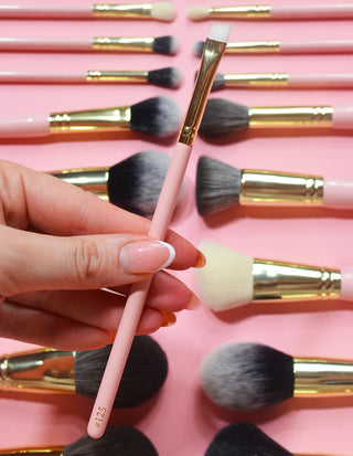 P.Louise #125 斜角眼线刷