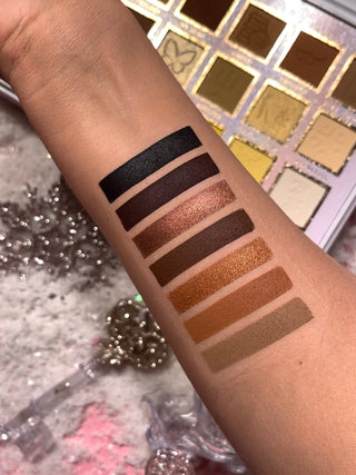 P. Louise If The Crown Fits 中性眼影盘