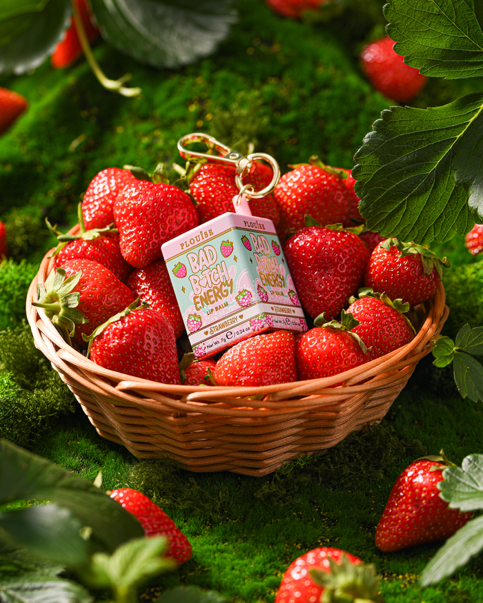 P.Louise Strawberry 草莓钥匙扣润唇膏，装在草莓篮子里