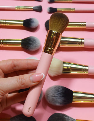 P.Louise #644 Dome Shaped Kabuki Brush