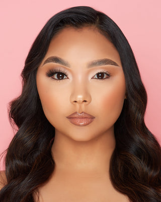 P.Louise Wink 和 Wisp Lashes